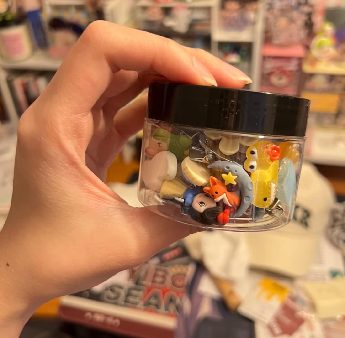 50 Pieces 2oz Plastic Jars with Lids Clear Round Cosmetic Container Empty Storage Jars for Makeup,Jewelry,Samples,Travel Storage