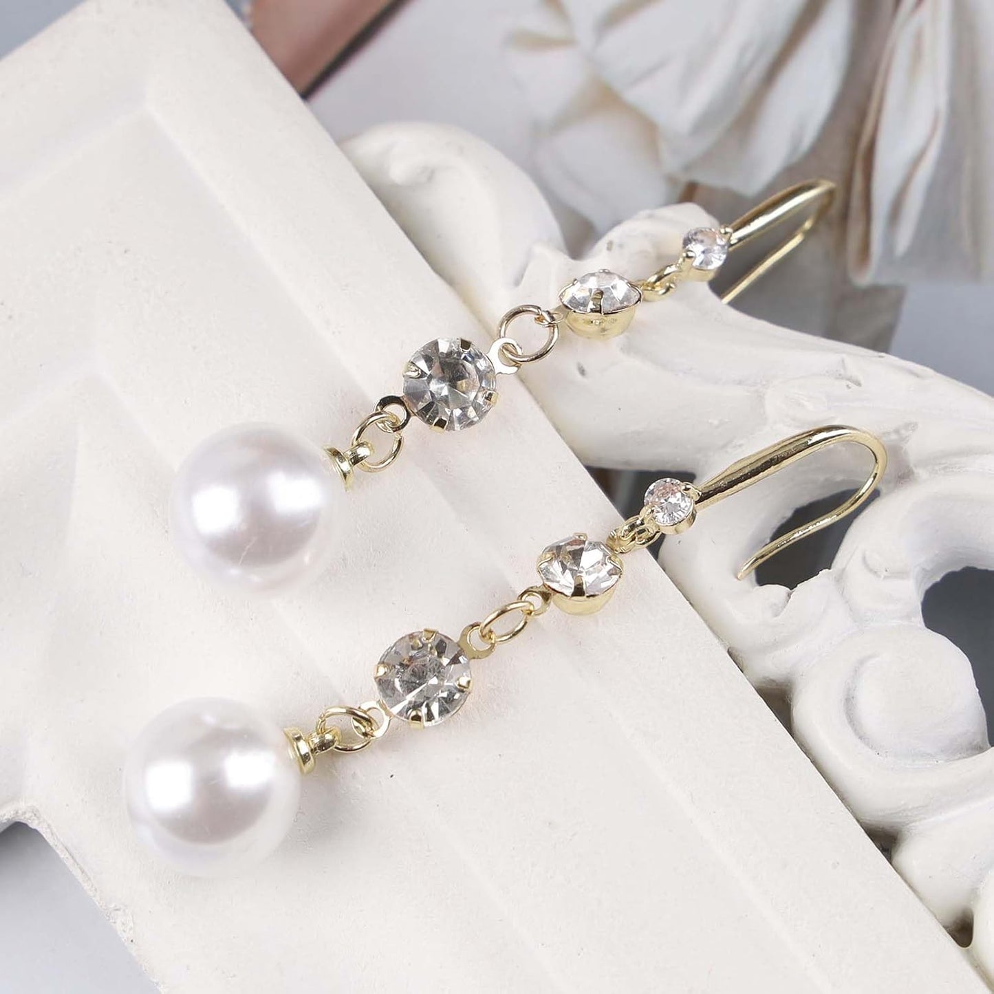 Vintage Crystal Pearl Dangle Earrings Long Pearl Tassel Earrings Pearl Bridal Drop Earrings Gold Rhinestone Stud Earrings Jewelry for Women
